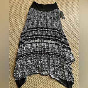 Apt 9 skirt size L black and white NWT